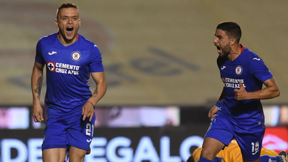Cruz Azul en festejo de gol