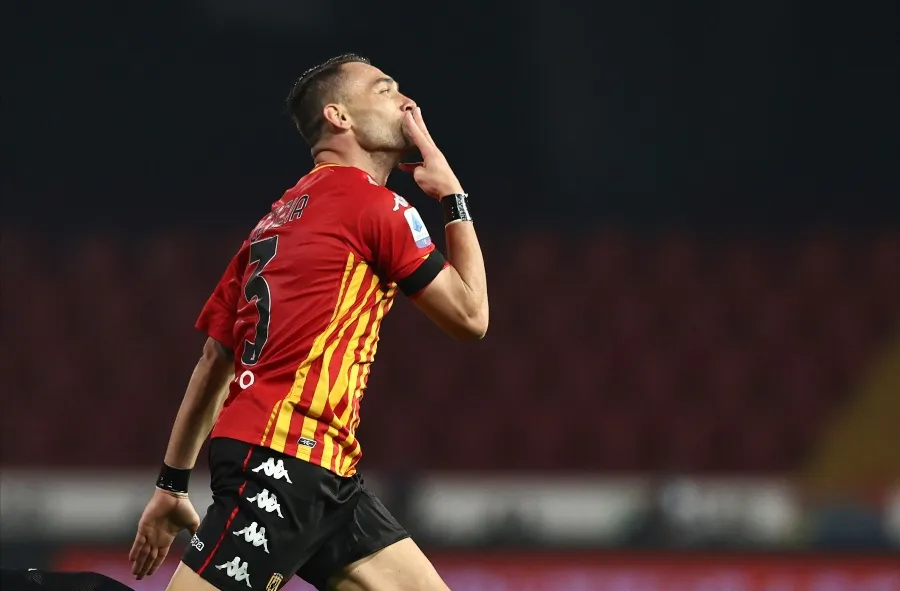 Gaetano Letizia al marcar el gol del empate para el Benevento