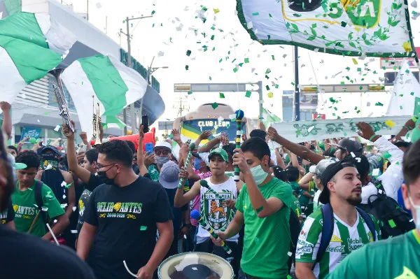 Afición de León aglomerada previo al partido vs Puebla