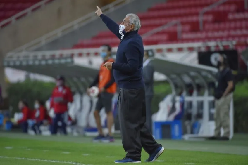 IMAGO7 Leonardo Cuellar en un partido con América Femenil