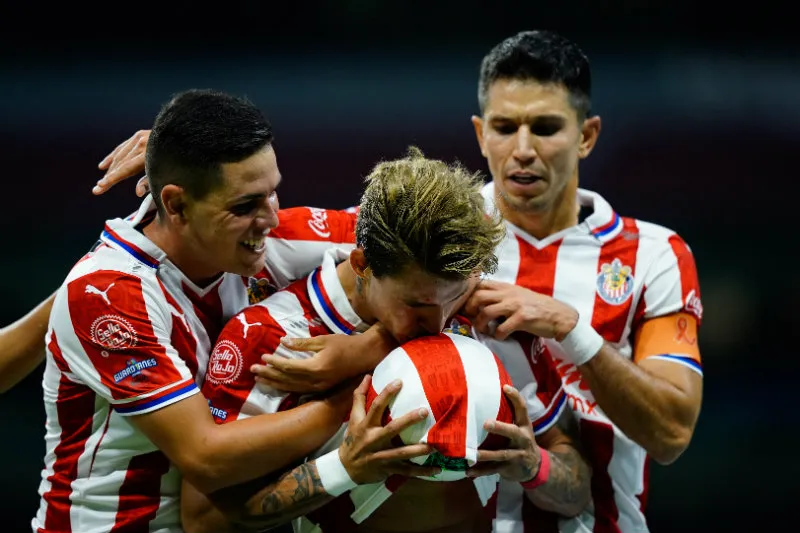 IMAGO7 Chivas en festejo de gol
