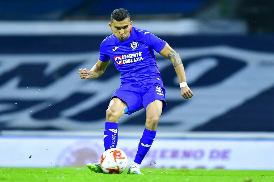 IMAGO7 Pineda en juego de La Máquina en el Estadio Azteca