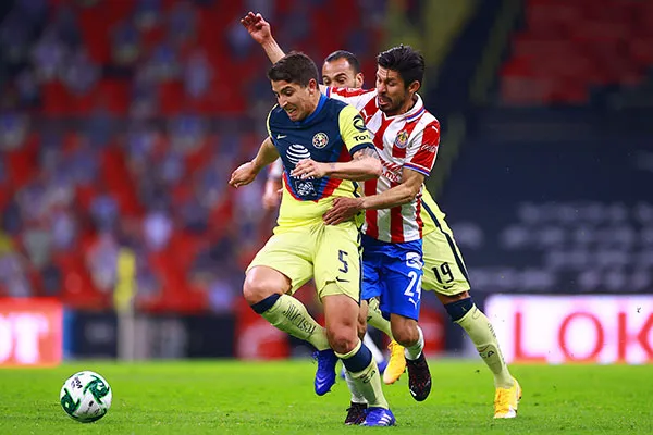 El mediocampista en el Clásico vs Chivas