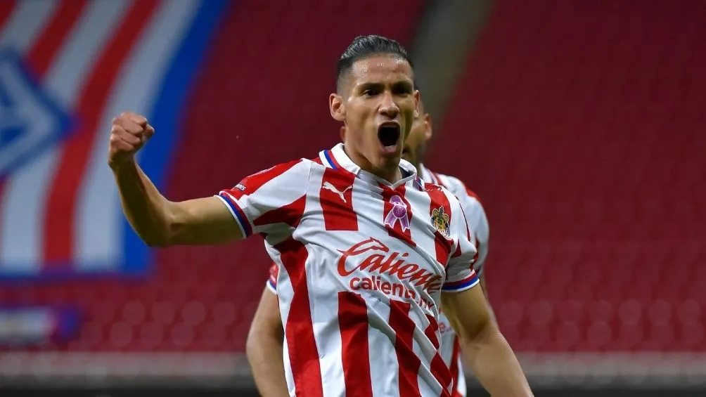 IMAGO7 Uriel Antuna en partido con Chivas