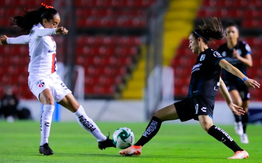 Alejandra Franco y Lizette Rodríguez, luchan por la redonda