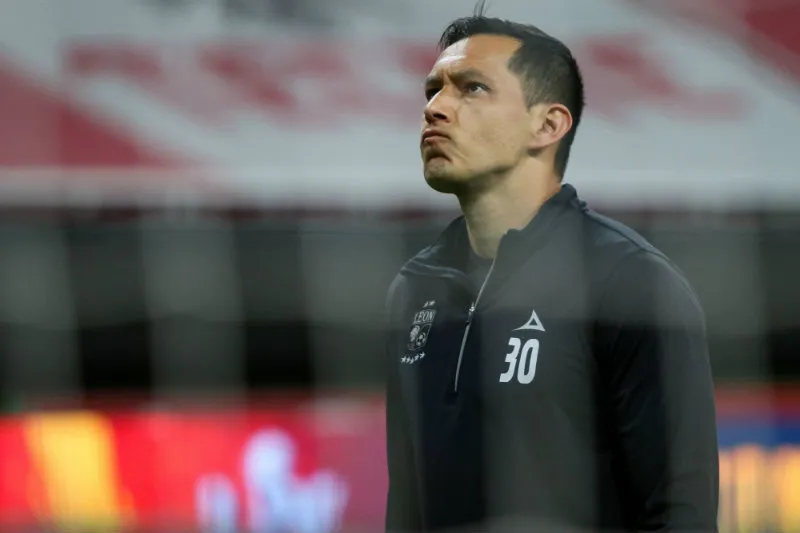 Rodolfo Cota en partido con León