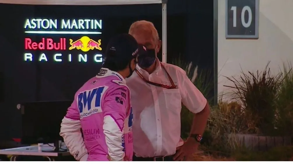 ESPECIAL Checo Pérez hablando con Helmut Marko