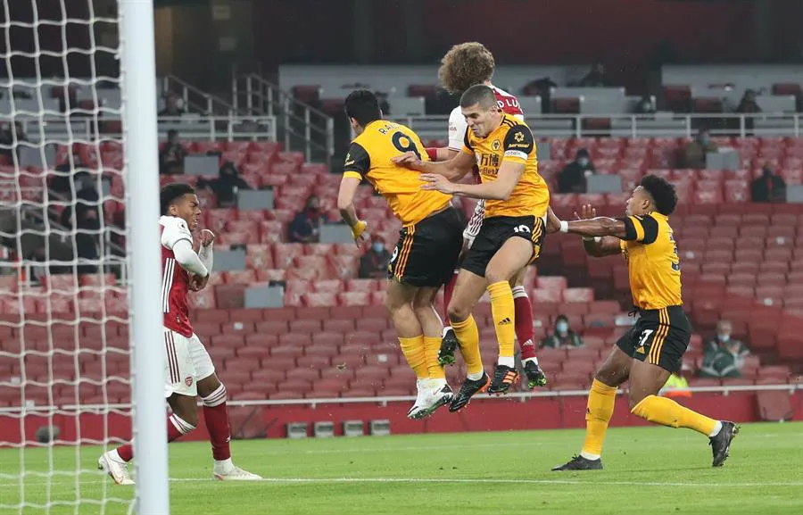 EFE El choque entre Jiménez y David Luiz