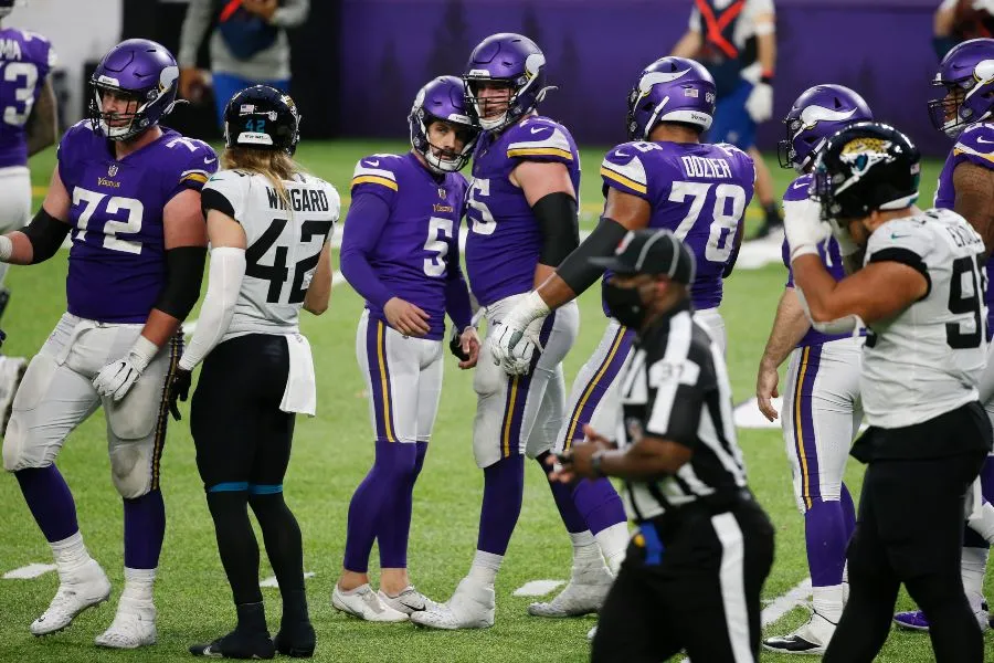 Dan Bailey luego de conectar el gol de campo del triunfo