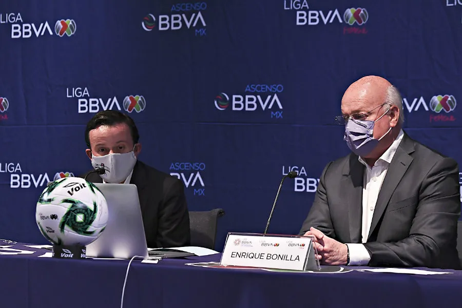 Mikel Arriola y Bonilla en conferencia de prensa