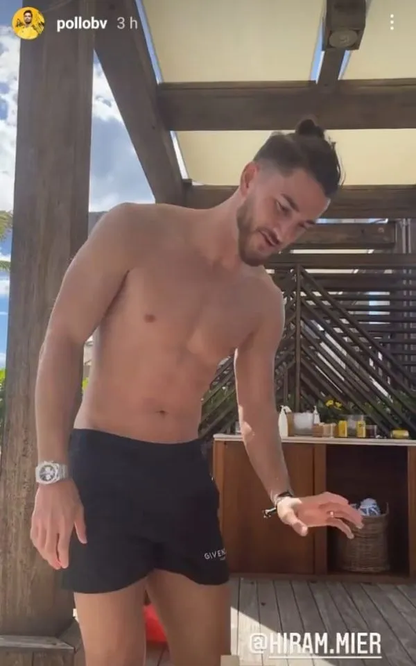 @pollobv Hiram Mier y Pollo Briseño de vacaciones