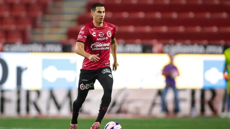 IMAGO7 Mauro Lainez durante un partido con Xolos