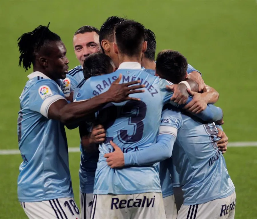 Jugadores del Celta festejan gol ante Cádiz