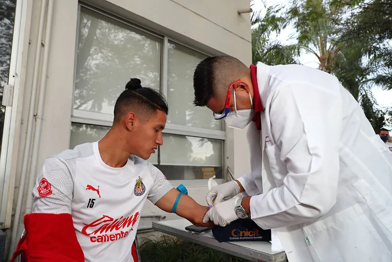 Uriel Antuna durante las pruebas en Verde Valle