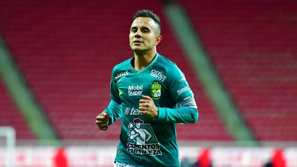 IMAGO7 Chapo Montes en partido con León