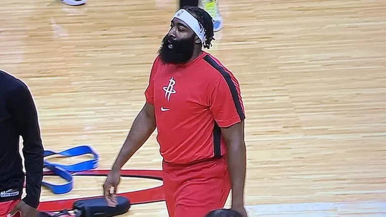 ESPECIAL James Harden en juego de pretemporada de los Rockets