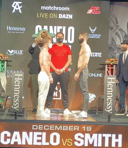 ESPECIAL Canelo Álvarez y Callum Smith en ceremonia de pesaje