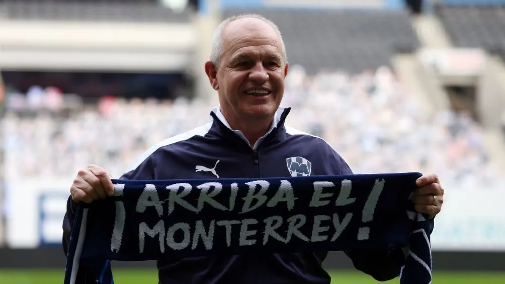 Javier Aguirre en su presentación con Rayados