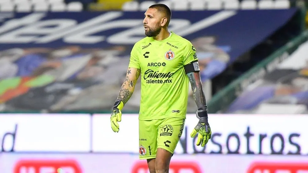Jonathan Orozco en un partido con Tijuana