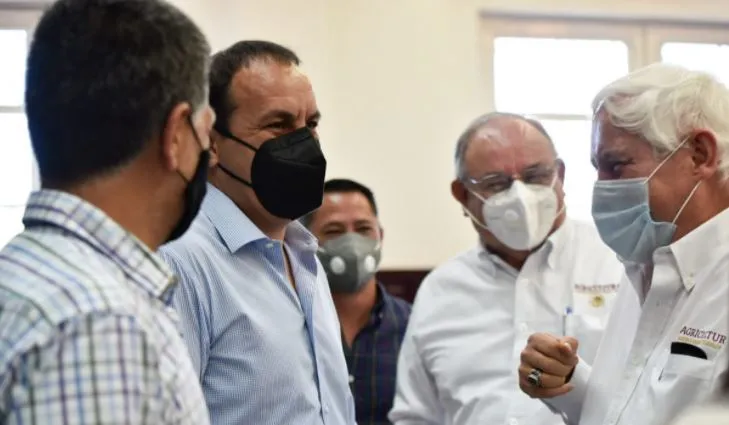 TWITTER @cuauhtemocb10 Cuauhtémoc Blanco en un evento