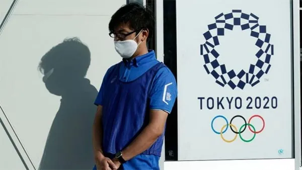 AP Uno de los empleados para los Juegos Olímpicos