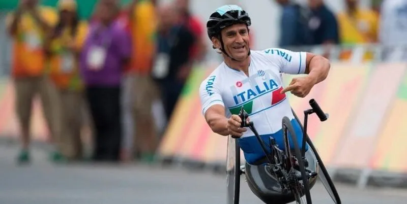 EFE Alex Zanardi en competencia