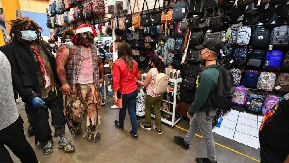 Los luchadores recorrieron los mercados de Irapuato