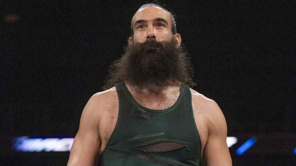 Brodie Lee durante una función