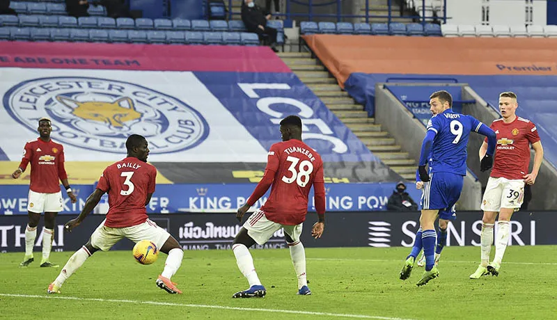 Jamie Vardy durante el duelo ante el Manchester United