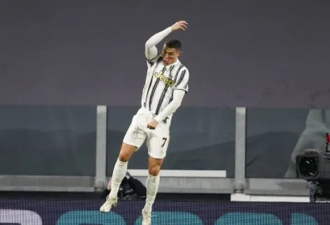 Cristiano festeja una anotación con la Juve