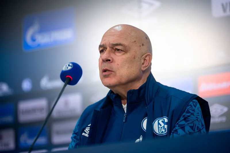 El técnico suizo presentado con el club alemán