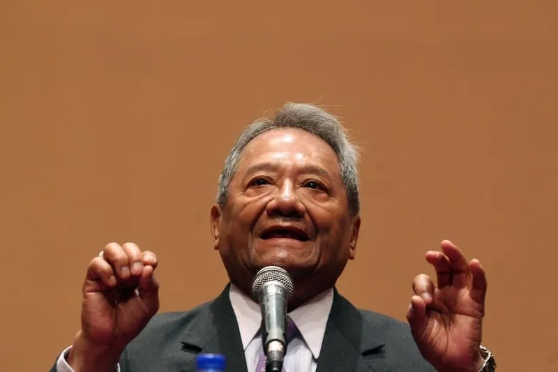 Armando Manzanero en conferencia