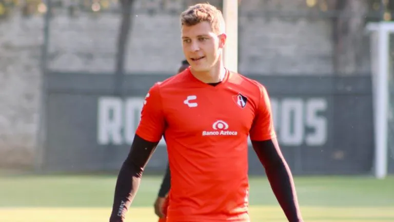 Julio Furch durante un entrenamiento con los Zorros