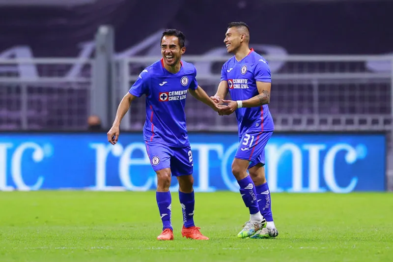 Cruz Azul en festejo de gol