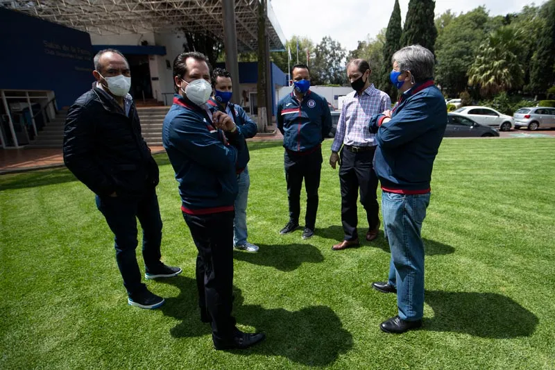 La nueva directiva celeste, en La Noria