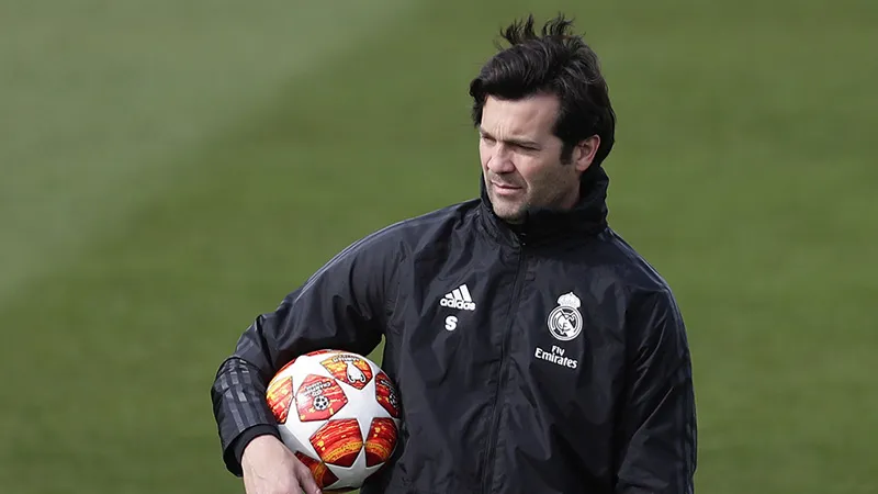 EFE Santiago Solari durante una sesión con el Real Madrid