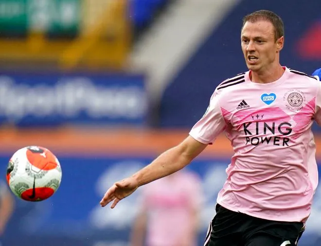 AP Jonny Evans, durante un juego del Leicester