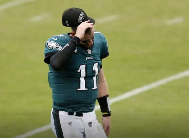 Carson Wentz, previo a un juego de Philadelphia