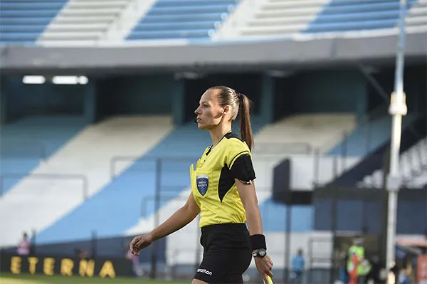Mariana de Almeida en partido de Libertadores