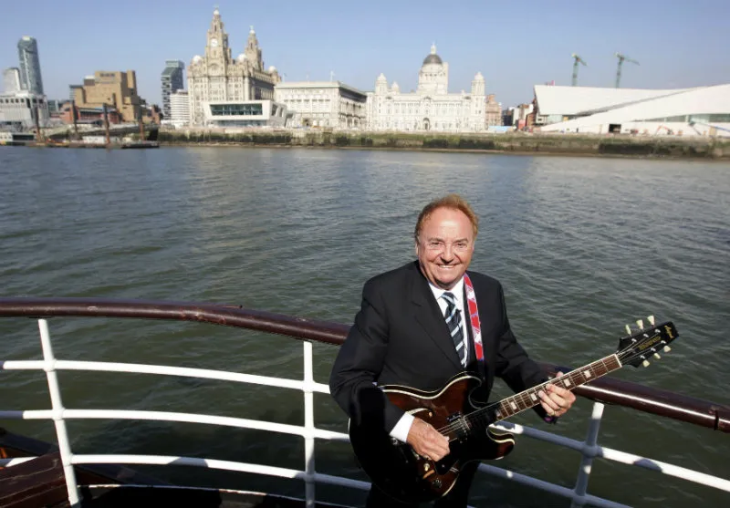 AP Gerry Marsden en presentación