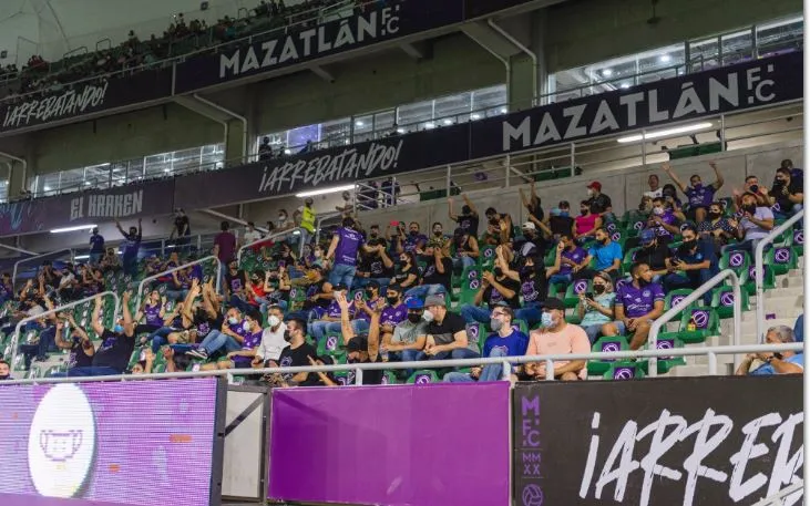 Seguidores del equipo del Faro en el Kraken