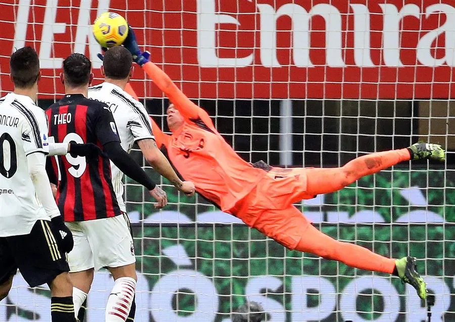 Juventus le quitó el invicto al Milan