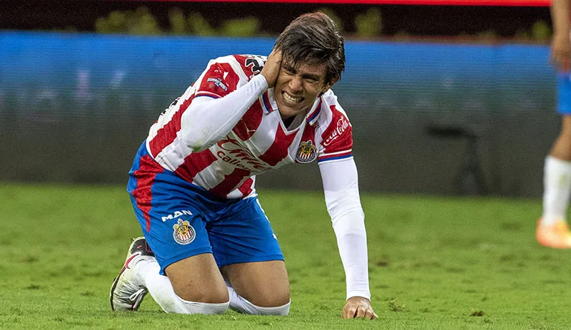 JJ Macías durante un duelo con Chivas en Liga MX