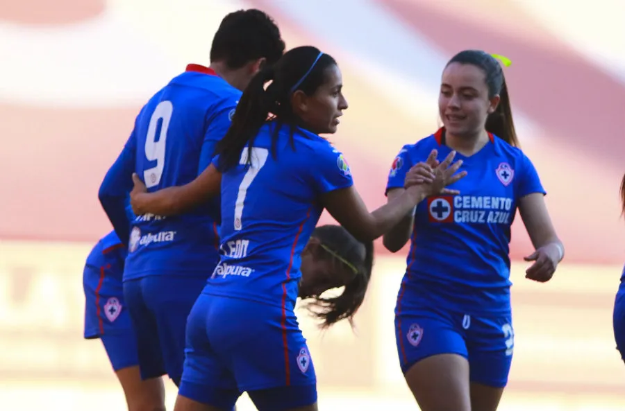 Cementeras festejan gol de Samantha Calvillo