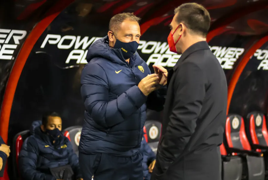 IMAGO7 Guede, en saludo con Andrés Lillini