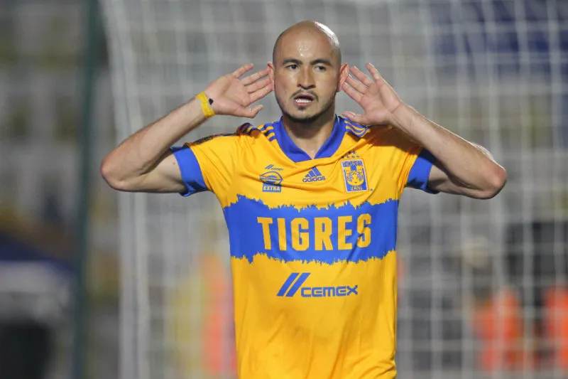 IMAGO7 Carlos González en partido