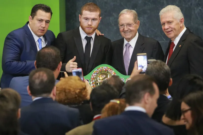 IMAGO7 Eddy y Canelo en presentación
