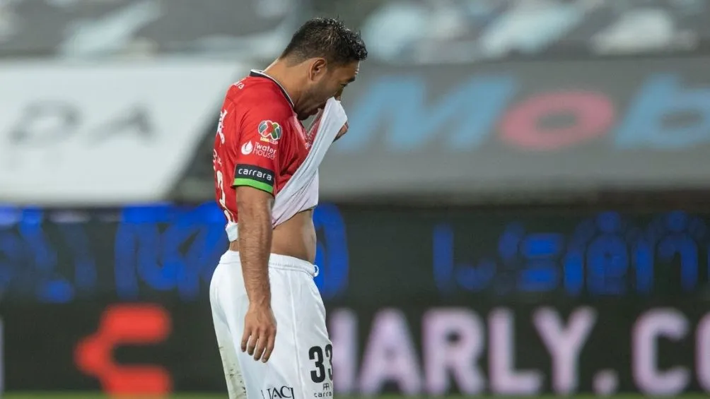 AGENCIA RÉCORD | MIGUEL PONTÓN Marco Fabián se fue expulsado muy temprano