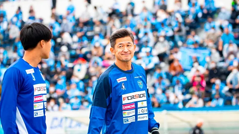 El veterano calentando antes de un partido