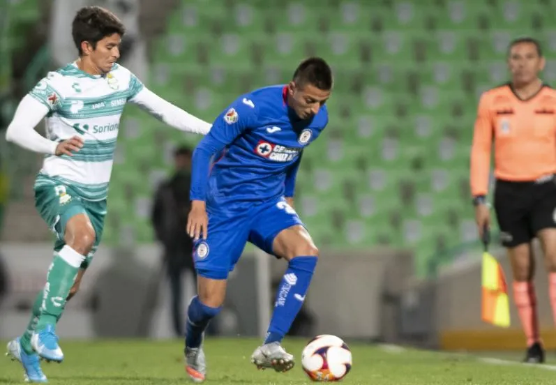 MEXSPORT Alvarado trata de dejar a su rival en el camino